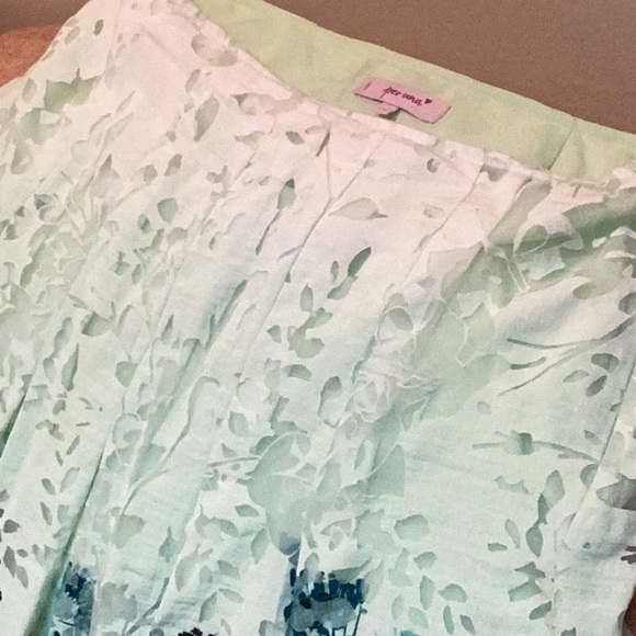 UNA  M&S lined skirt beautiful floral shades of green springtime colors size 12 - Picture 10 of 16